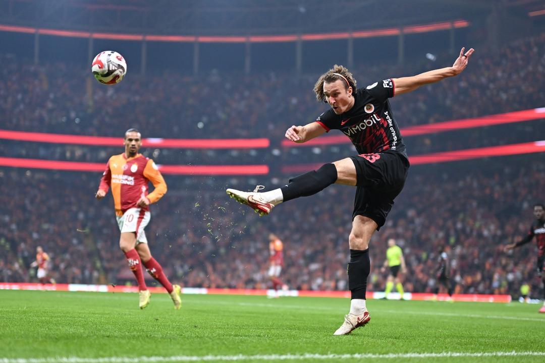 (Özet) Kocaelispor - Gençlerbirliği Maçı Özeti ve Tüm Önemli Anları 5