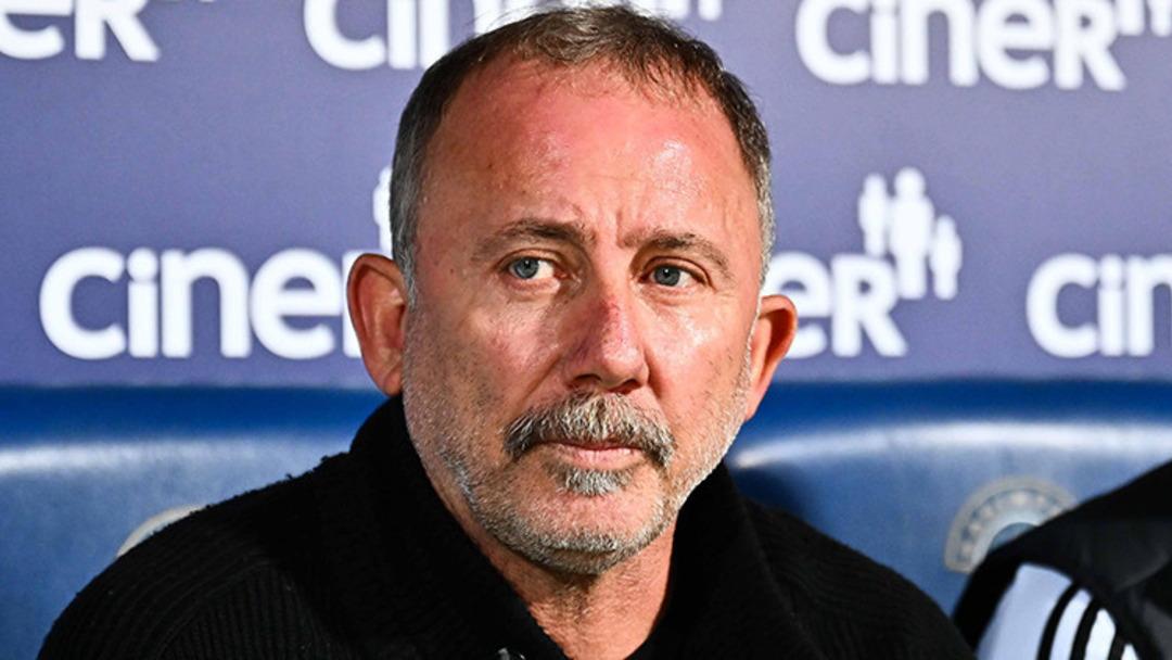 Beşiktaş ta taraftarın sabrı taştı! Maç sonunda Sergen Yalçın a protesto 3