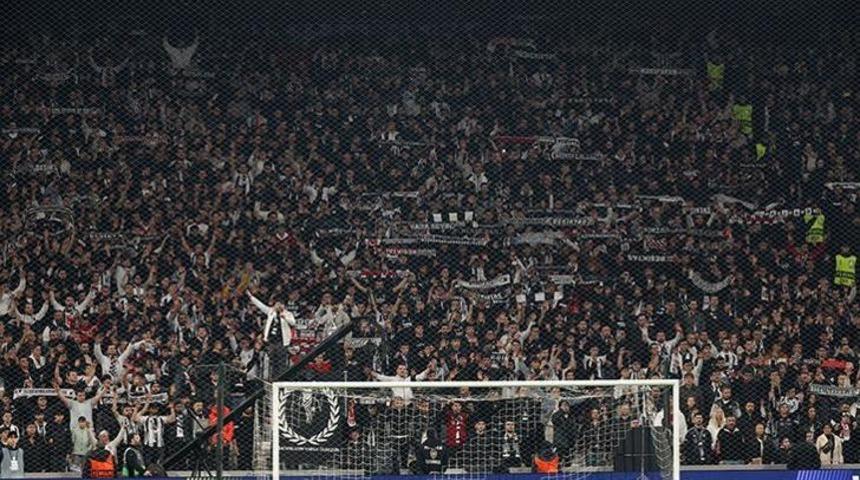 Beşiktaş'ta taraftarın sabrı taştı! Ma&ccedil; sonunda Sergen Yal&ccedil;ın'a protesto