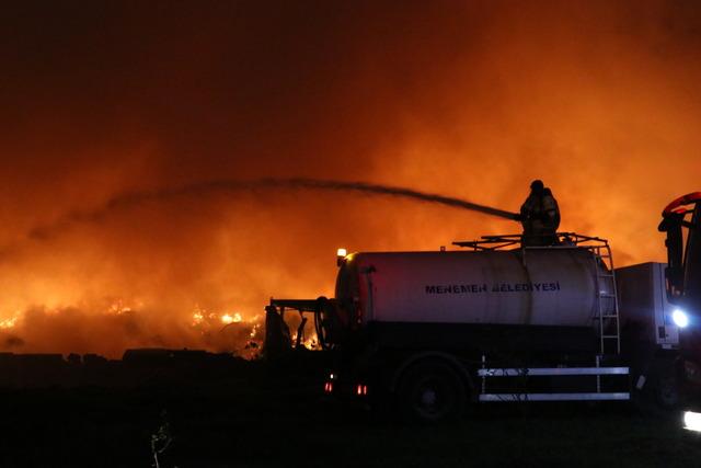 İzmir de çöp depolama alanında çıkan yangın kontrol altına alındı 8