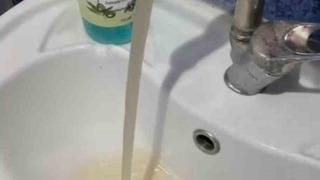 İstanbul’da musluklardan kirli su akmasına vatandaşlardan tepki