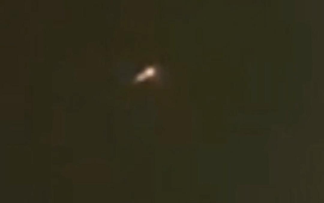 O anlar gündem oldu! İstanbul da meteora benzeyen bir cisim görüntülendi 1