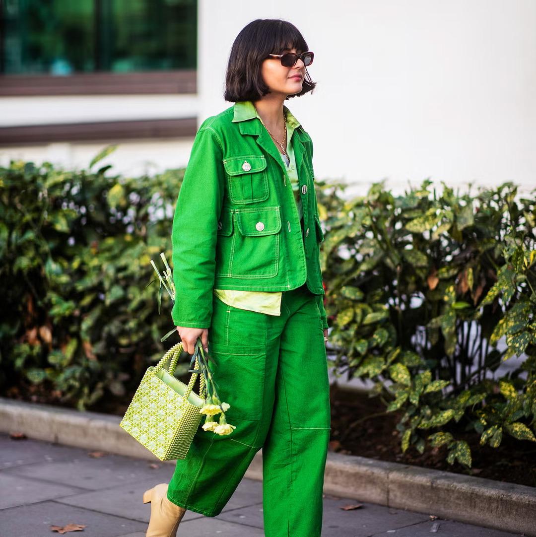 Tek renkle t&uuml;m kombin yapılır mı? Monokrom giyinmenin sırları 3