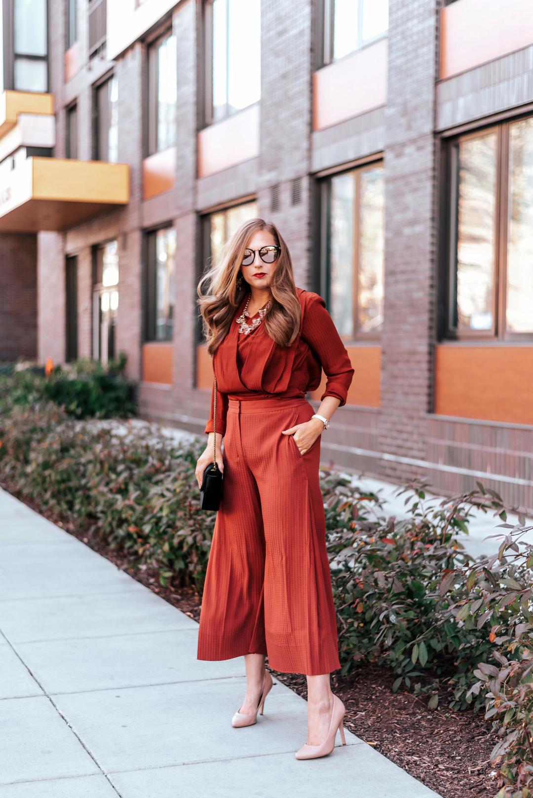 Tek renkle t&uuml;m kombin yapılır mı? Monokrom giyinmenin sırları 8