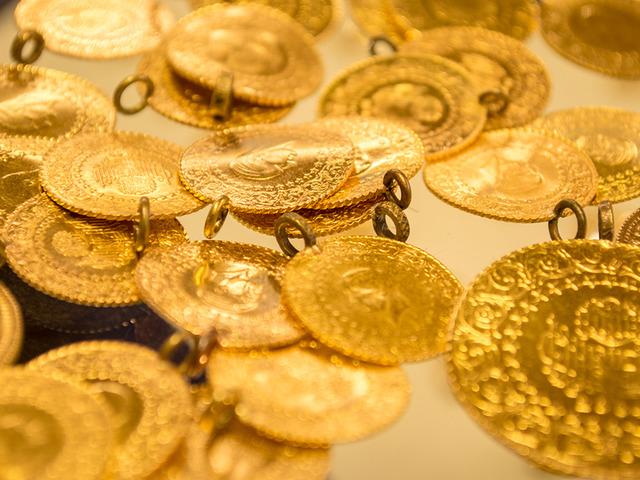 Altın düşüş ile başladı! Altın alınır mı? Uzmanı noktayı koydu