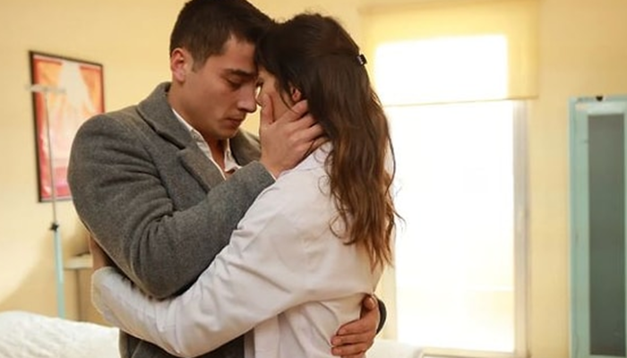 Aşk hayatı gündemde! Eski aşkı tanıdık çıktı