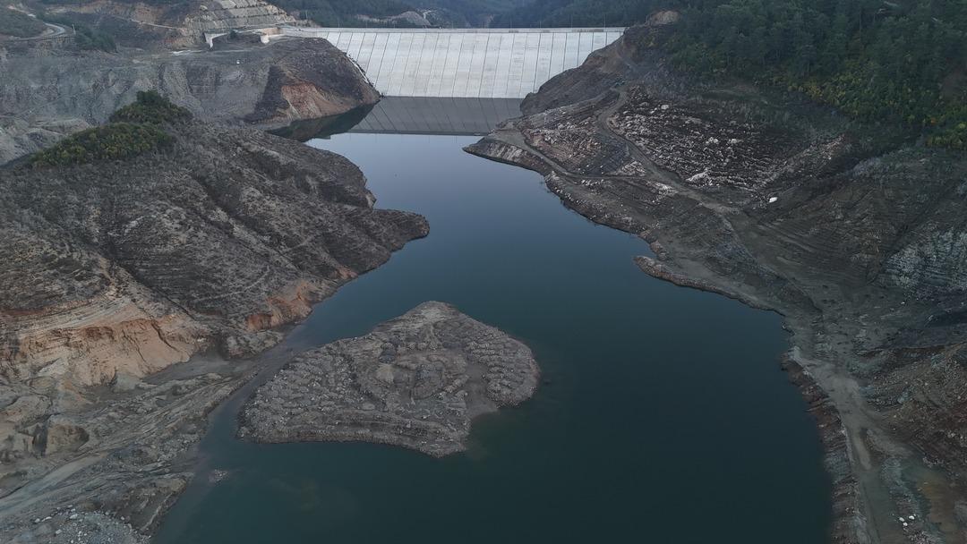 Bereketiyle bilinirdi, kurudu:  Buranın en yaşlısıyım, böylesini görmedim  1