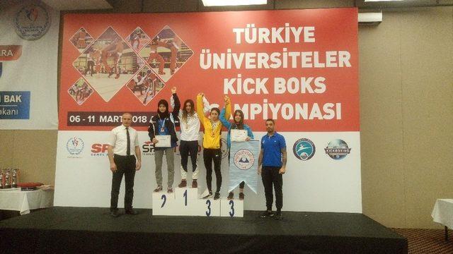 Kick Boks’ta ERÜ’lü Sporcuların Başarısı