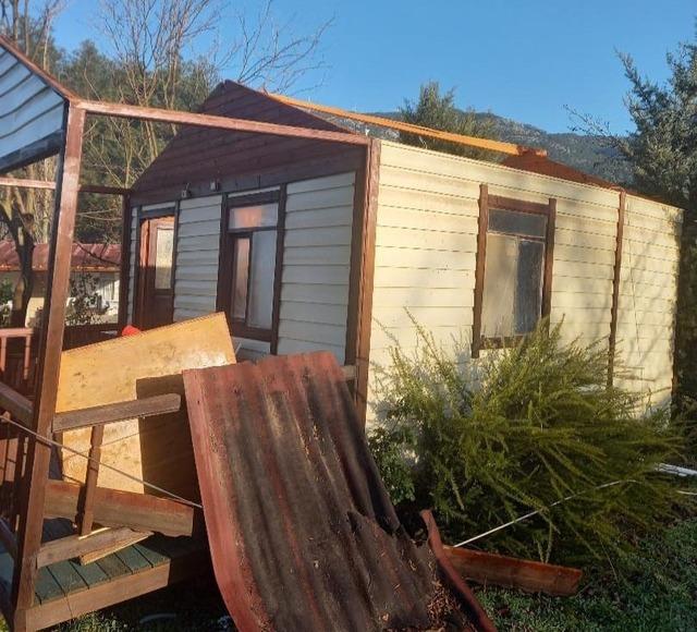 Menteşe’de fırtına yapılara zarar verdi 1