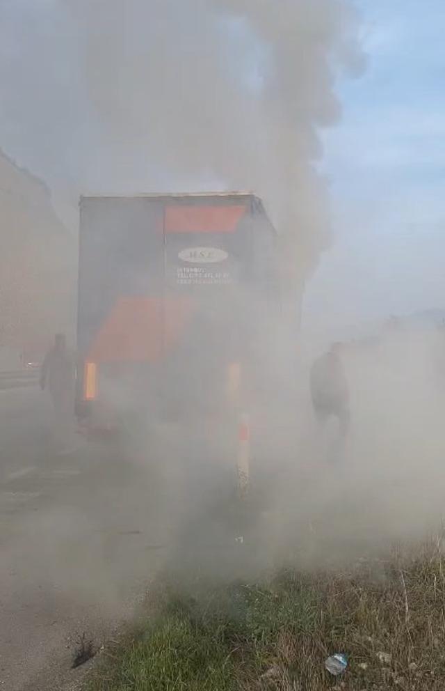 Tokat’ta tır sürücüsünün hızlı müdahalesi muhtemel faciayı önledi 1