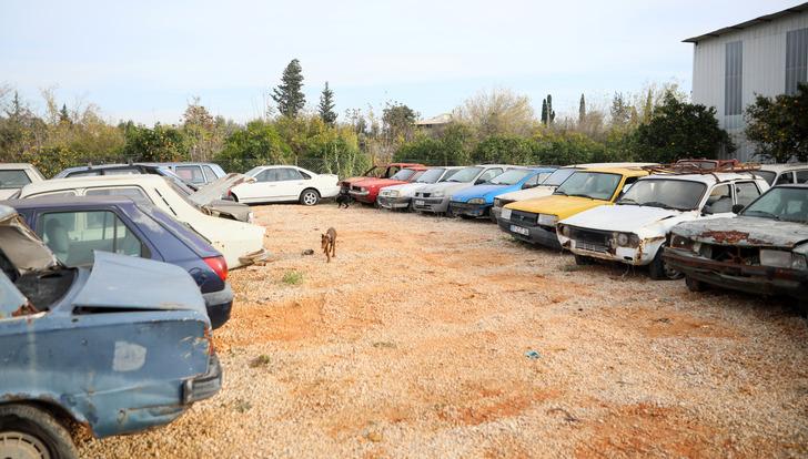 Milyonluk araçlar çürümeye terk edildi: Yediemin 'araç mezarlığı'na döndü! G2