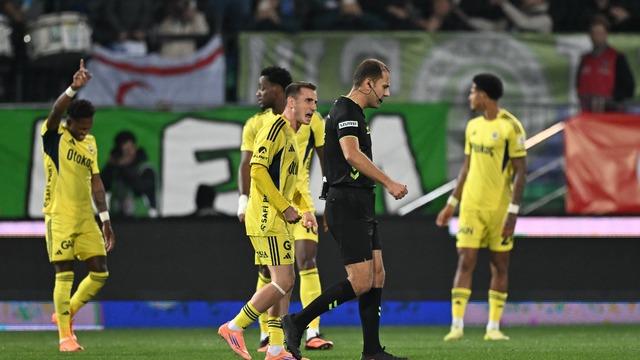 Çaykur Rizespor-Fenerbahçe maçının hakemi için olay sözler: Ona rağmen kazandılar!