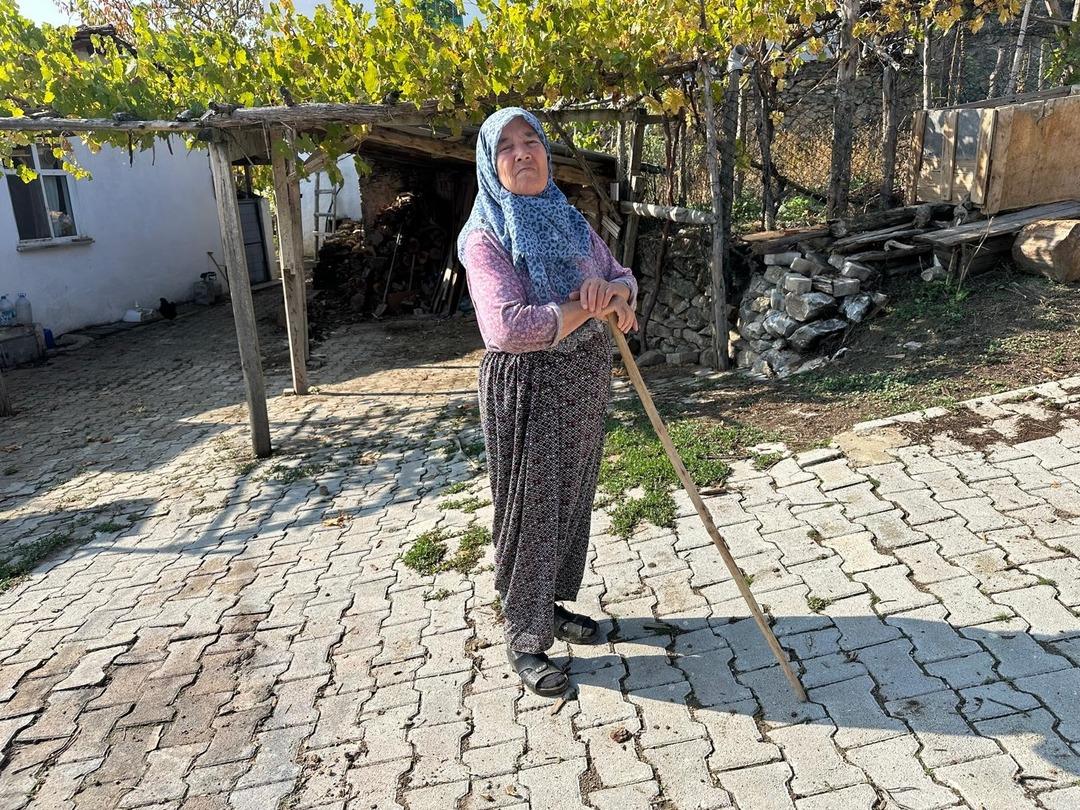 3 kadın 1 erkeğin yaşadığı hayalet köy! Çocukları bile terk etti 1