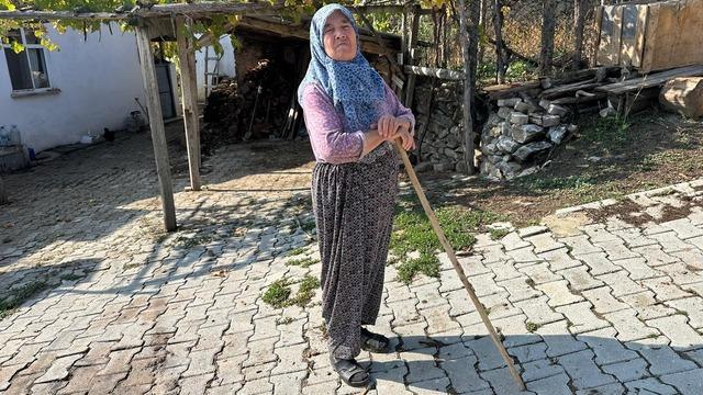 450 yıllık köy hayalet köye dönüştü...Köyde sadece 4 kişi yaşıyor