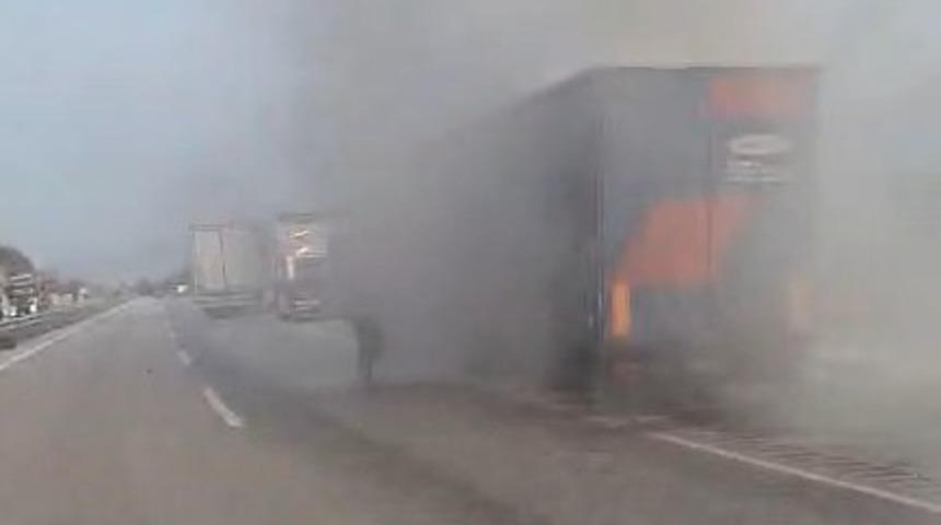 Tokat’ta tır sürücüsünün hızlı müdahalesi muhtemel faciayı önledi