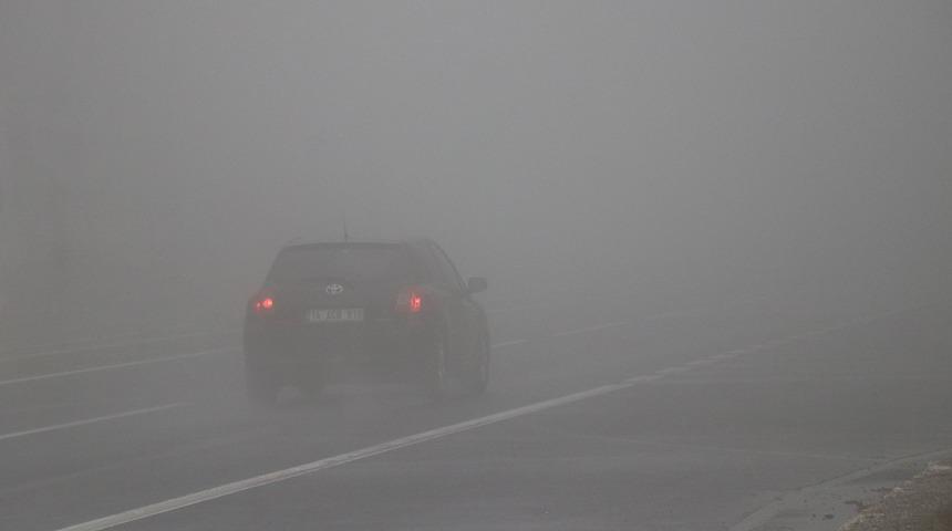 Bolu Dağı'nda göz gözü görmüyor: Görüş mesafesi 25 metreye düştü