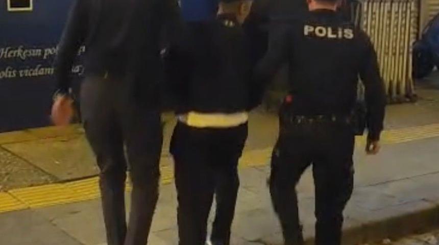 50 yıl hapis cezasıyla aranan 16 yaşındaki &ccedil;ocuk yakalandı