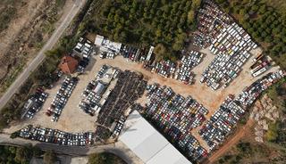 Milyonluk araçlar çürümeye terk edildi: Yediemin 'araç mezarlığı'na döndü!