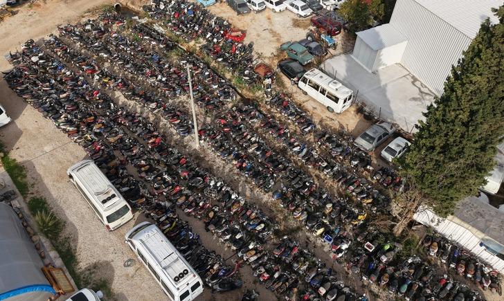 Milyonluk araçlar çürümeye terk edildi: Yediemin 'araç mezarlığı'na döndü! G1