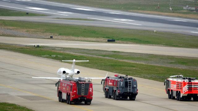 Ambulans uçak, Trabzon Havalimanı'na acil iniş yaptı - Yeniden