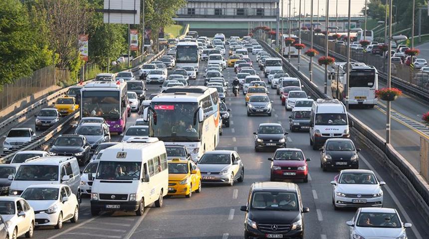 Motorine bu geceden itibaren indirim geliyor! Akaryakıt tabelası değişiyor