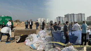 Çekyatın yanına gidince fark etti! Cesedi tuzlanıp halıya sarılmış