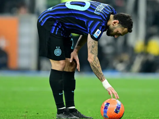 İtalya onu konuşuyor! Hakan Çalhanoğlu derbide takımını yaktı