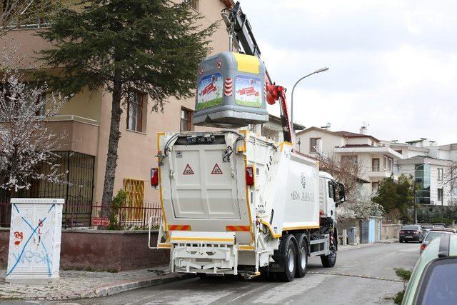 Meram’da yeni nesil çöp konteynerleri