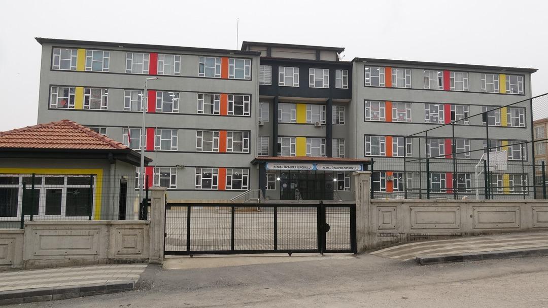 Malatya da kahreden olay: 12 yaşındaki &ouml;ğrenci sınıfta kalp krizinden hayatını kaybetti! 3