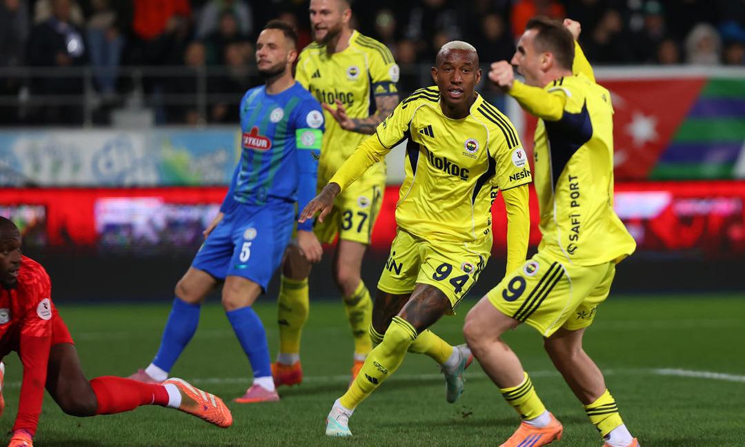 Gümbür Gümbür Gelen Fenerbahçe, Krizlerle Boğuşan Beşiktaş... 2