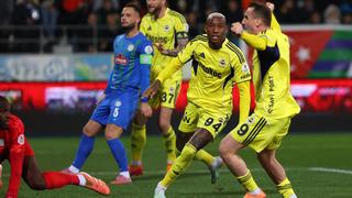 Gümbür Gümbür Gelen Fenerbahçe, Krizlerle Boğuşan Beşiktaş...