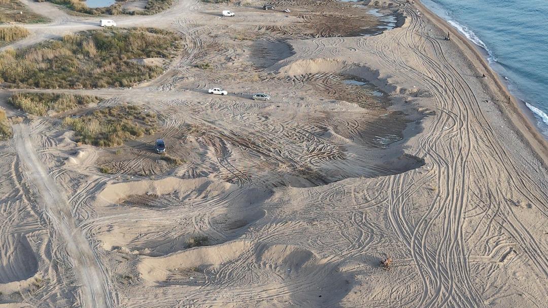 Yer: Manavgat! İnşaat i&ccedil;in plajlardan 50 kamyon kum &ccedil;alanlar yakalandı 4