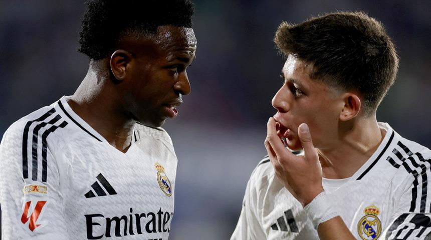 Real Madrid'de kriz &ccedil;ıktı! S&ouml;zleşmeyi reddetti takımdan ayrılıyor