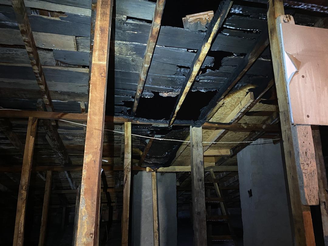 Bursa da ş&uuml;pheli yangın kabusu b&uuml;y&uuml;yor: Aynı apartmanda 6. yangın! 2