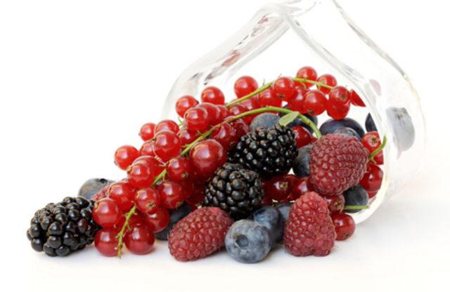 155039  berries-raspberries