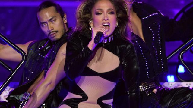 Jennifer Lopez, Hint milyarderin kızının düğününde sahnede! Cesur tasarım...