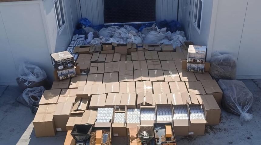 Aydın merkezli eşzamanlı operasyon: 5 g&ouml;zaltı