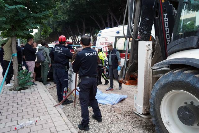 Ekmek almaya çıkan adamın sonu kahretti! Feci anlar kamerada; eşi balkondan öğrendi 1