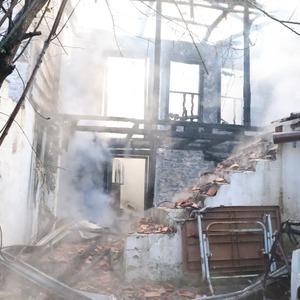 Menteşe’deki yangında 2 ev kullanılmaz hale geldi