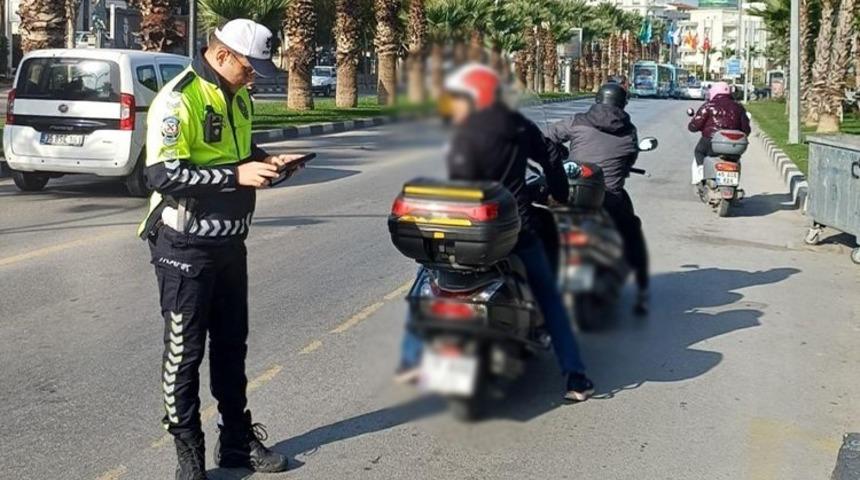 Motosikletlilere ceza yağdı