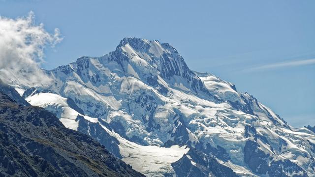 Yeni Zelanda’da dağ tırmanışında 2 kişi hayatını kaybetti