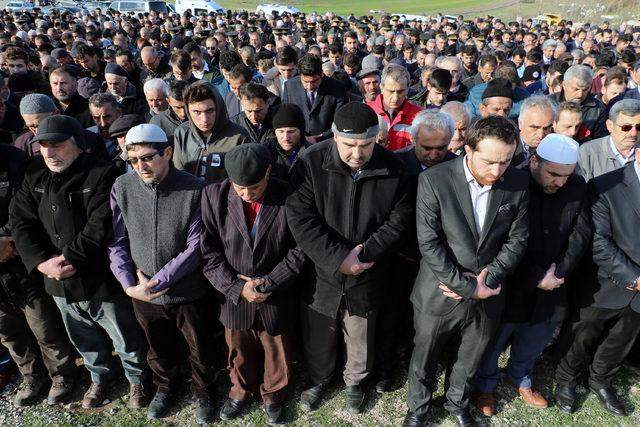 Amasya'da şehidi yaklaşık 7 bin kişi son yolculuğuna uğurladı