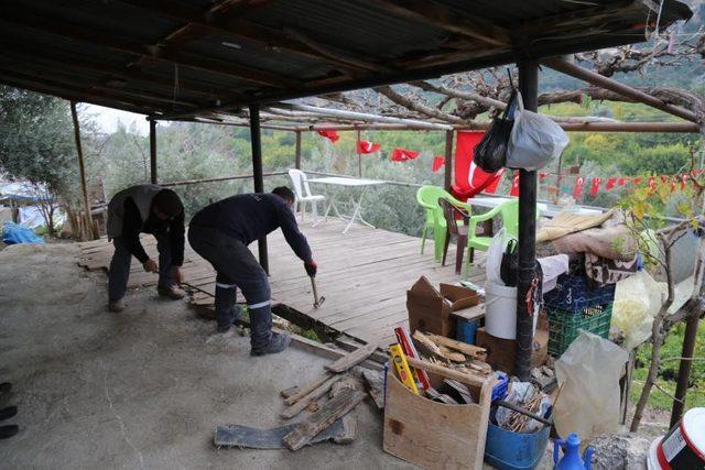 Mersin’de şehit ailesinin evi yenilendi