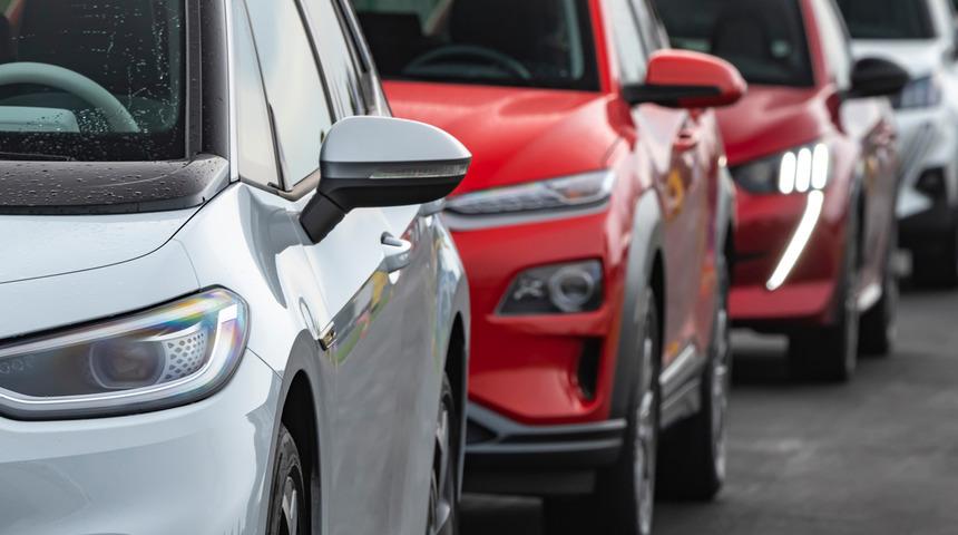 Elektrikli otomobiller cep yakabilir! 'Yüzde 50' tahmini tüm senaryoyu değiştirdi