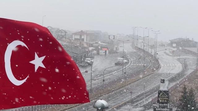 Erciyes’te kar yağışı yeniden başladı