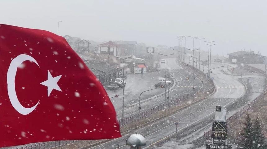 Erciyes’te kar yağışı yeniden başladı