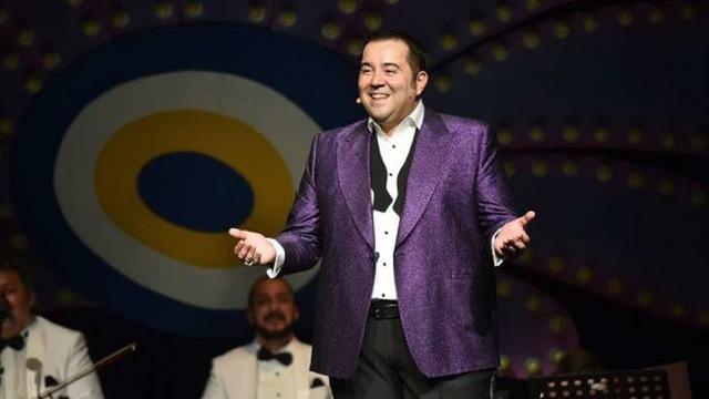 Ata Demirer aşka geldi! Genç sevgilisiyle Paris kaçamağı