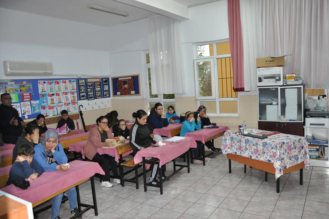 &Ouml;ğretmenler g&uuml;n&uuml; sevinci kabusa d&ouml;nd&uuml;! G&uuml;lşen &ouml;ğretmenden acı haber 4