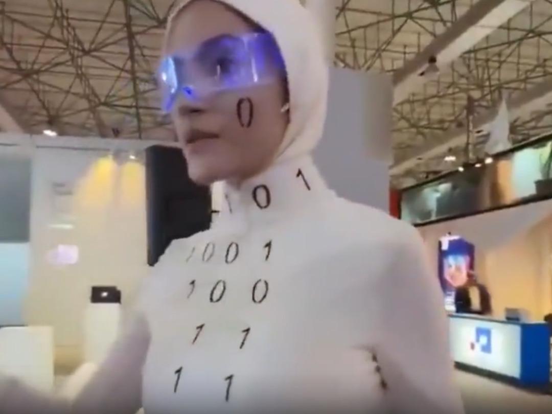  Herkes robot zannetti, gerçek insan çıktı 1