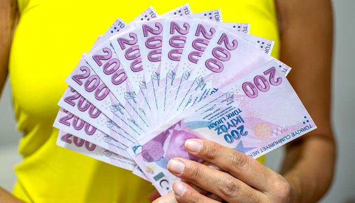 'Yüzde 25 az' dedi, canlı yayında net asgari ücret tahmini verdi